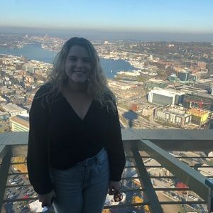 Meet your Posher, Emily